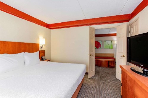 La Quinta by Wyndham Raleigh Crabtree - image 25