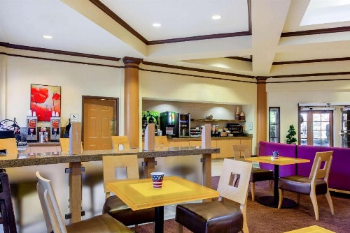 La Quinta by Wyndham Raleigh Crabtree - image 27