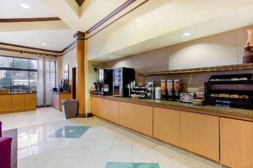 La Quinta by Wyndham Raleigh Crabtree - image 28