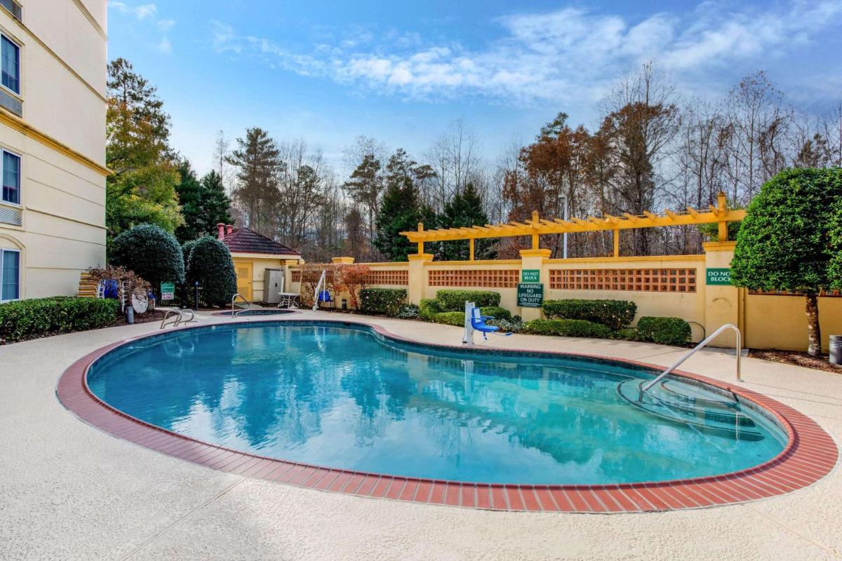 La Quinta by Wyndham Raleigh Crabtree - image 7