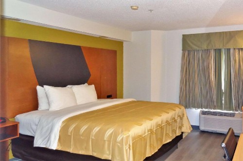 Quality Inn & Suites Raleigh North Raleigh - image 10