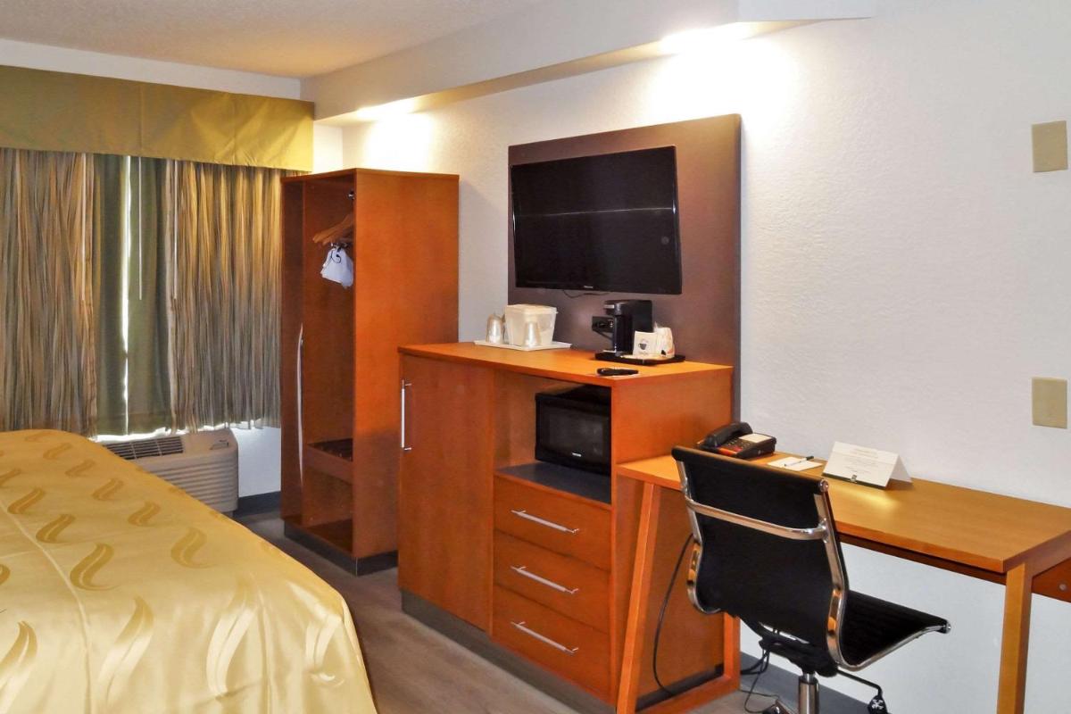 Quality Inn & Suites Raleigh North Raleigh - image 2