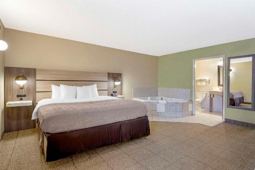 Quality Inn Raleigh Downtown - image 21
