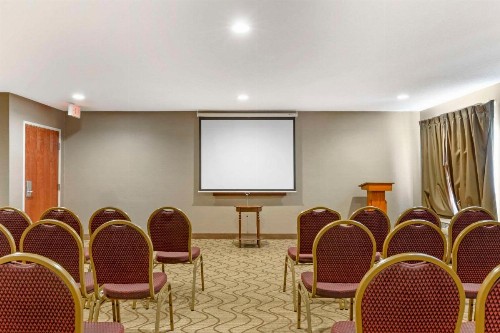 Quality Inn Raleigh Downtown - image 29