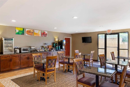 Quality Inn Raleigh Downtown - image 33