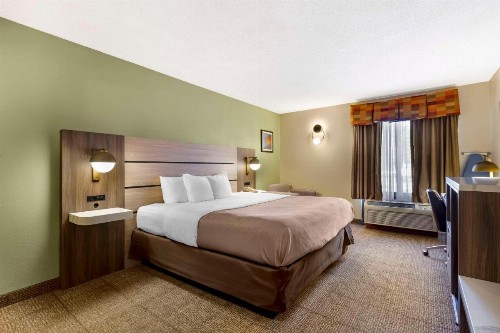 Quality Inn Raleigh Downtown - image 7