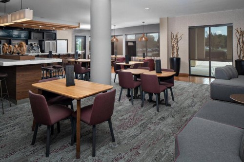 Courtyard by Marriott Raleigh North/Triangle Town Center - image 5