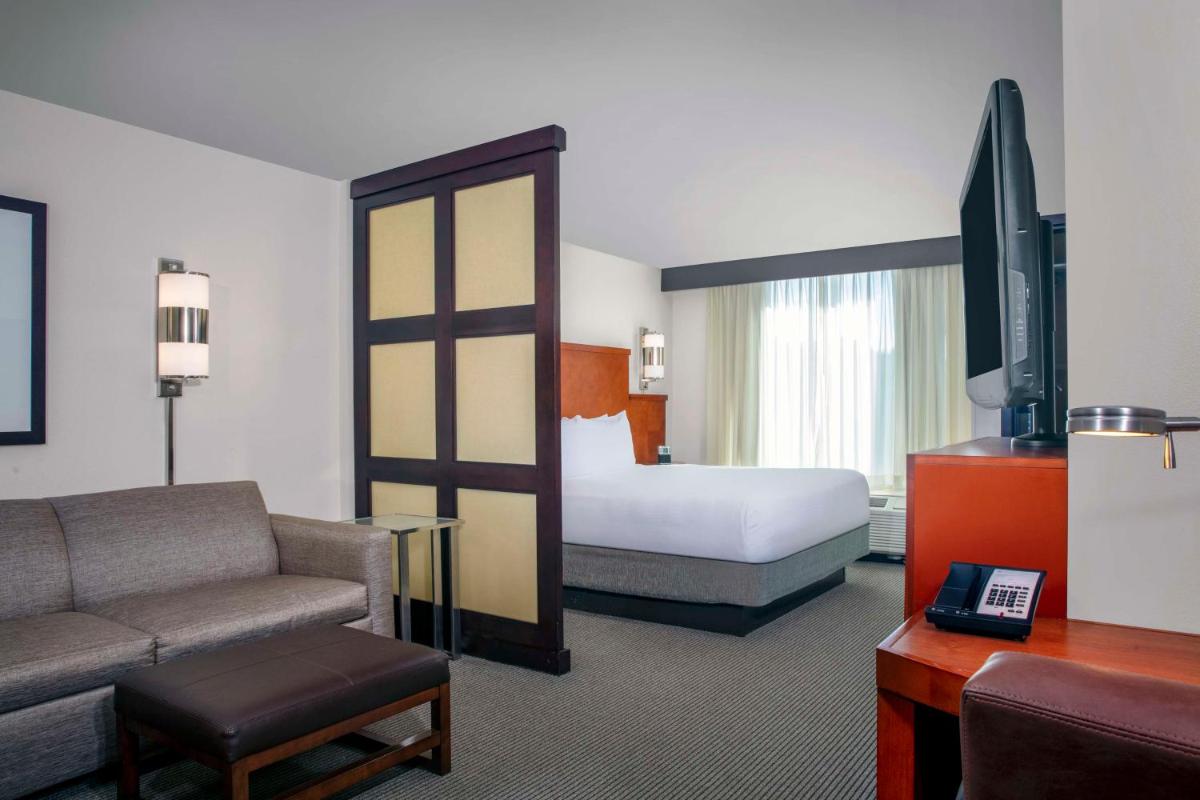 Hyatt Place Raleigh Cary - image 6