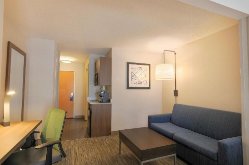 Holiday Inn Express Hotel & Suites Raleigh North - Wake Forest an IHG Hotel - image 14