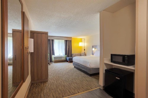 Holiday Inn Express Hotel & Suites Raleigh North - Wake Forest an IHG Hotel - image 32