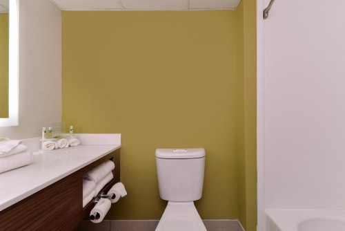 Holiday Inn Express & Suites Raleigh NE - Medical Ctr Area an IHG Hotel - image 14
