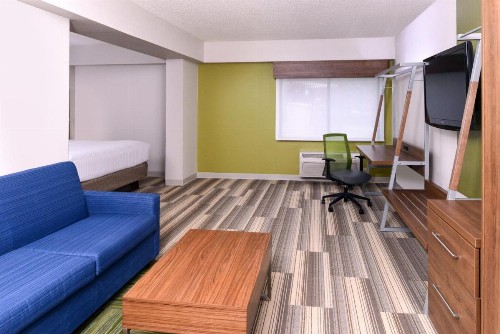 Holiday Inn Express & Suites Raleigh NE - Medical Ctr Area an IHG Hotel - image 24