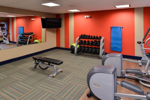 Holiday Inn Express & Suites Raleigh NE - Medical Ctr Area an IHG Hotel - image 4