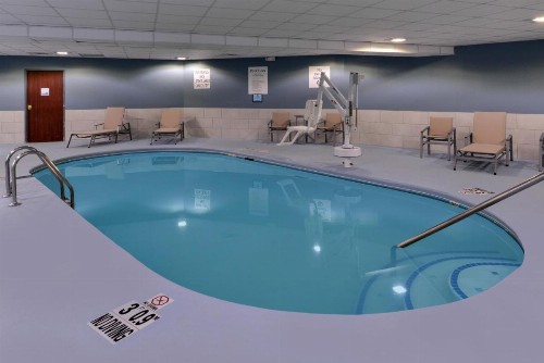 Holiday Inn Express & Suites Raleigh NE - Medical Ctr Area an IHG Hotel - image 32