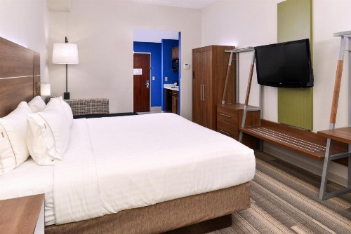 Holiday Inn Express & Suites Raleigh NE - Medical Ctr Area an IHG Hotel - image 36