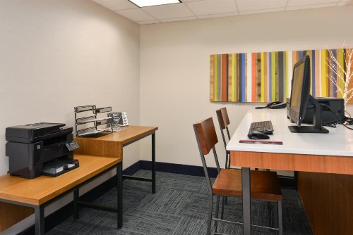 Holiday Inn Express & Suites Raleigh NE - Medical Ctr Area an IHG Hotel - image 7