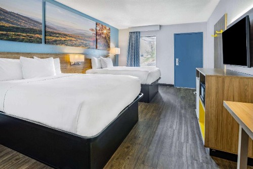 Days Inn by Wyndham Raleigh Glenwood-Crabtree - image 22