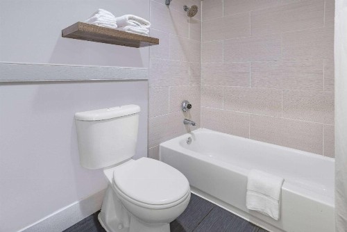 Days Inn by Wyndham Raleigh Glenwood-Crabtree - image 40