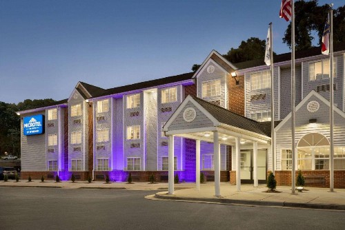 Microtel Inn & Suites by Wyndham Raleigh - image 2