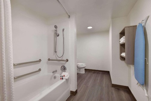 Microtel Inn & Suites by Wyndham Raleigh - image 31