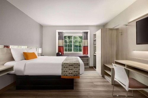 Microtel Inn & Suites by Wyndham Raleigh - image 36