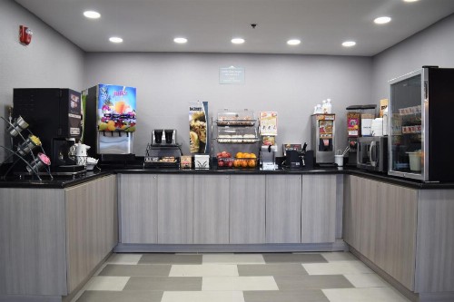 Microtel Inn & Suites by Wyndham Raleigh - image 45
