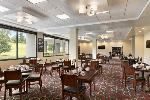 Four Points by Sheraton Raleigh North - image 9