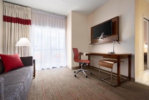 Four Points by Sheraton Raleigh North - image 2