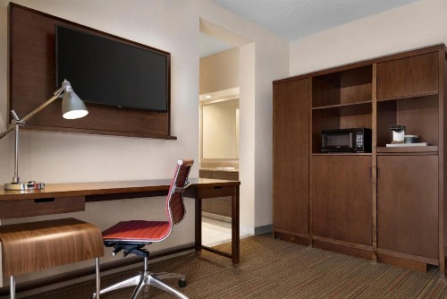 Four Points by Sheraton Raleigh North - image 3