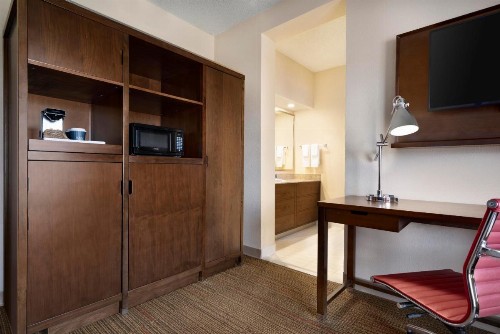 Four Points by Sheraton Raleigh North - image 5