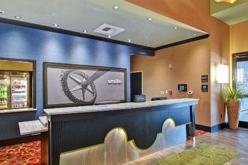 Hampton Inn & Suites Crabtree - image 10