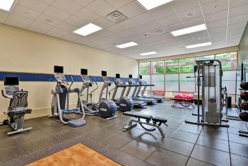 Hampton Inn & Suites Crabtree - image 17