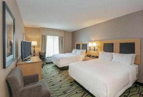 Hampton Inn & Suites Crabtree - image 19