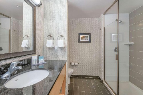 Hampton Inn & Suites Crabtree - image 22