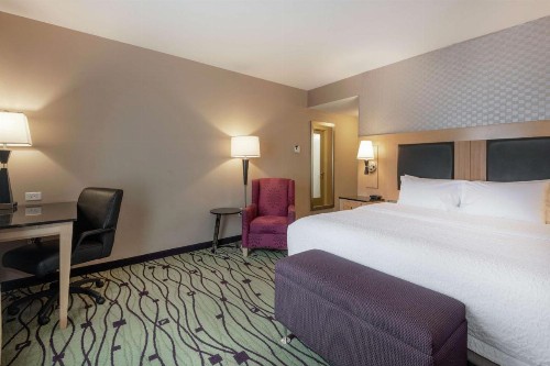 Hampton Inn & Suites Crabtree - image 24