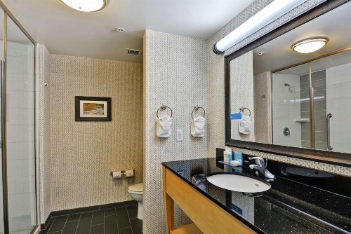 Hampton Inn & Suites Crabtree - image 31