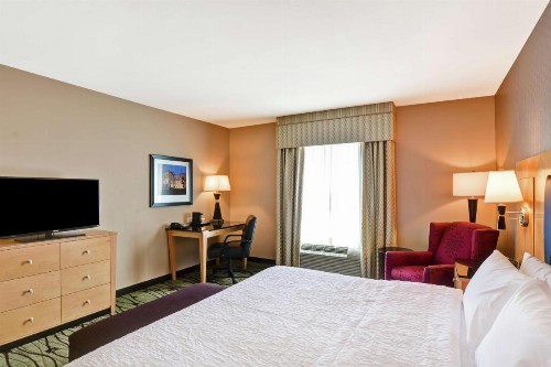 Hampton Inn & Suites Crabtree - image 33
