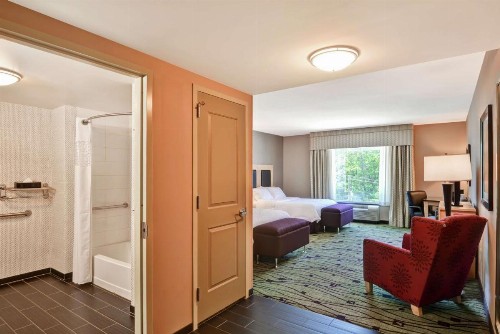 Hampton Inn & Suites Crabtree - image 34