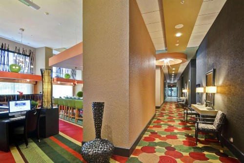 Hampton Inn & Suites Crabtree - image 9