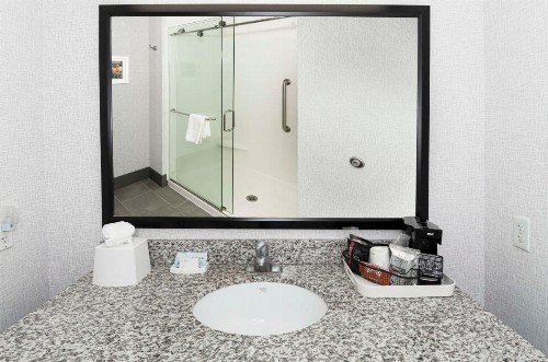 Hampton Inn & Suites - Raleigh Downtown - image 36