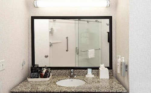 Hampton Inn & Suites - Raleigh Downtown - image 40