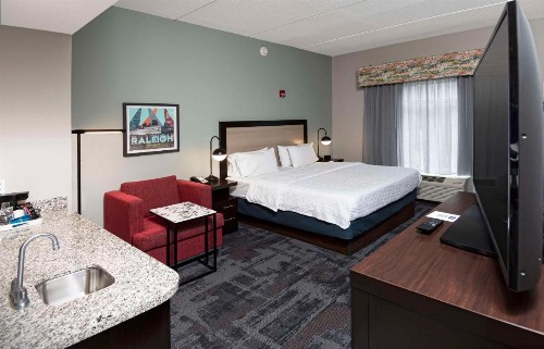 Hampton Inn & Suites - Raleigh Downtown - image 41