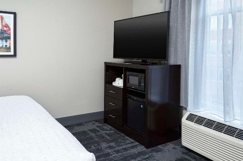 Hampton Inn & Suites - Raleigh Downtown - image 49