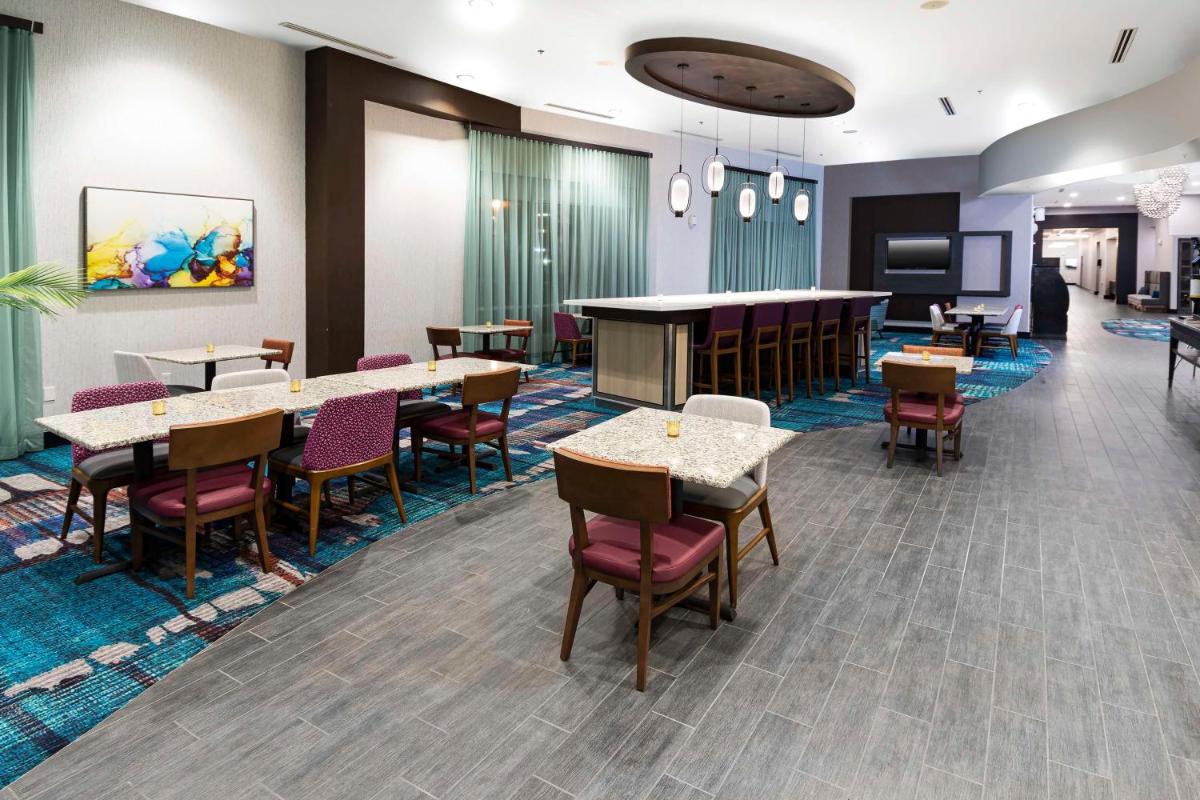 Hampton Inn & Suites - Raleigh Downtown - image 6