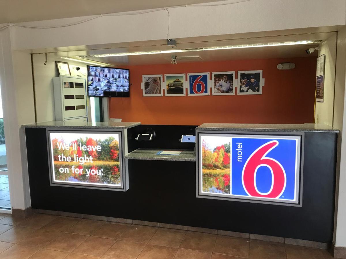 Motel 6-Raleigh NC - North - image 7