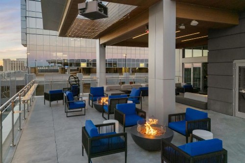 AC Hotel by Marriott Raleigh North Hills - image 12