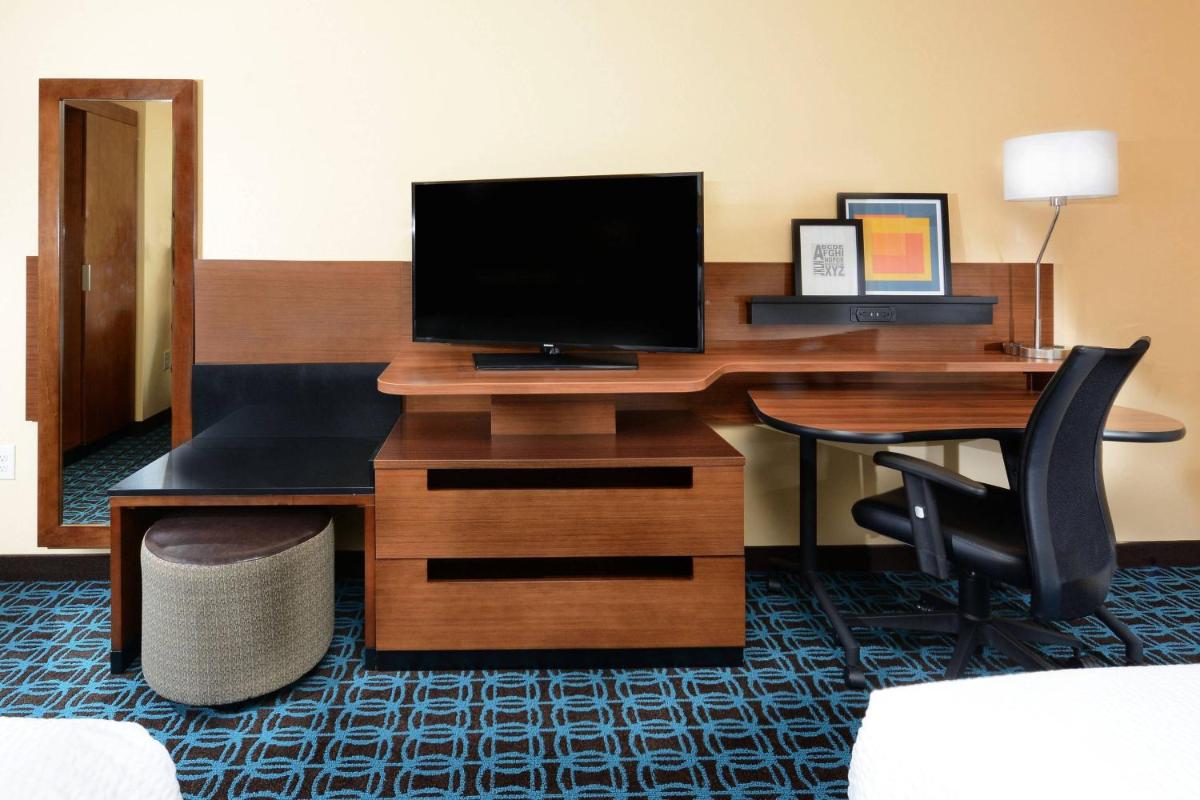 Fairfield Inn & Suites by Marriott Raleigh Capital Blvd./I-540 - image 2