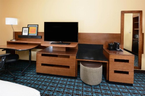Fairfield Inn & Suites by Marriott Raleigh Capital Blvd./I-540 - image 26