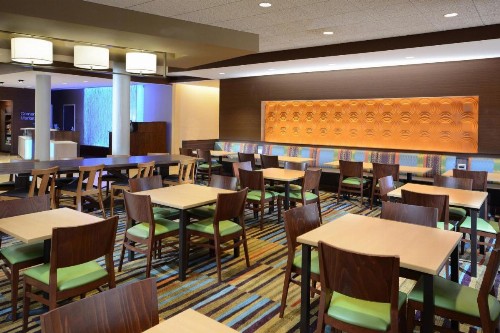 Fairfield Inn & Suites by Marriott Raleigh Capital Blvd./I-540 - image 7
