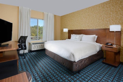 Fairfield Inn & Suites by Marriott Raleigh Capital Blvd./I-540 - image 8